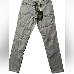 NWT- Periwinkle Limited Denim Skinny Jeans
